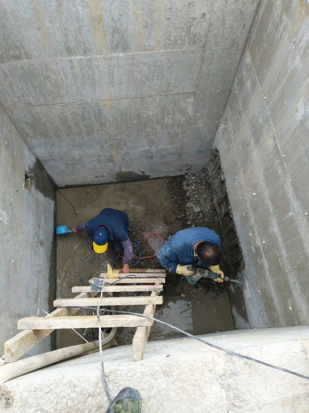 石家庄鹿泉水池堵漏